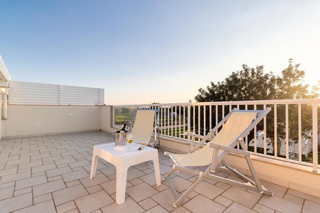 Il Giardino Dei Frangipani Apartment Санта Кроче Камерина Екстериор снимка