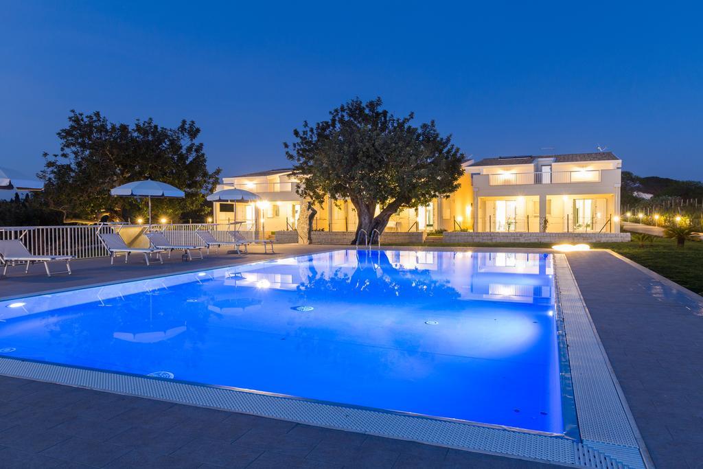 Il Giardino Dei Frangipani Apartment Санта Кроче Камерина Екстериор снимка