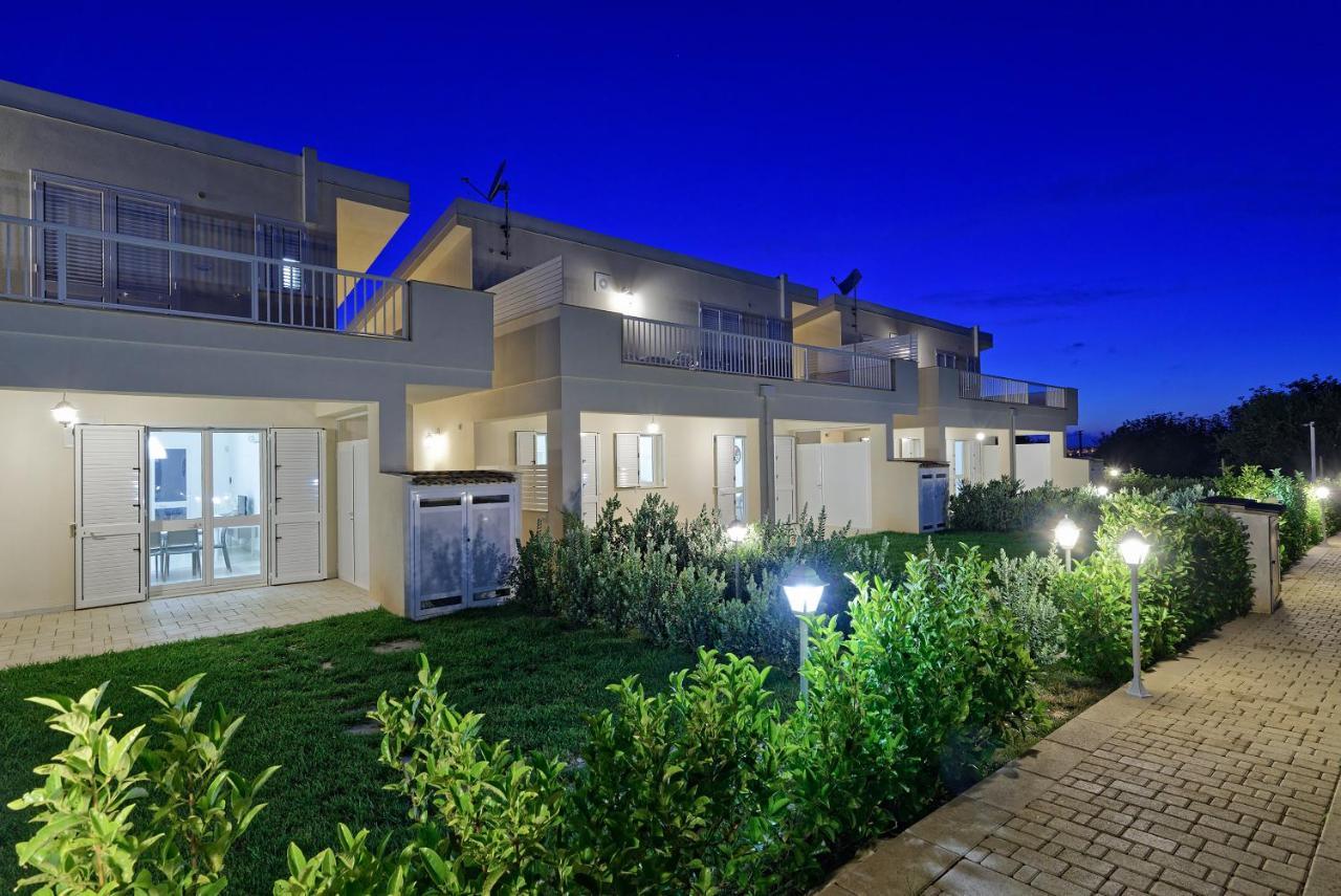 Il Giardino Dei Frangipani Apartment Санта Кроче Камерина Екстериор снимка