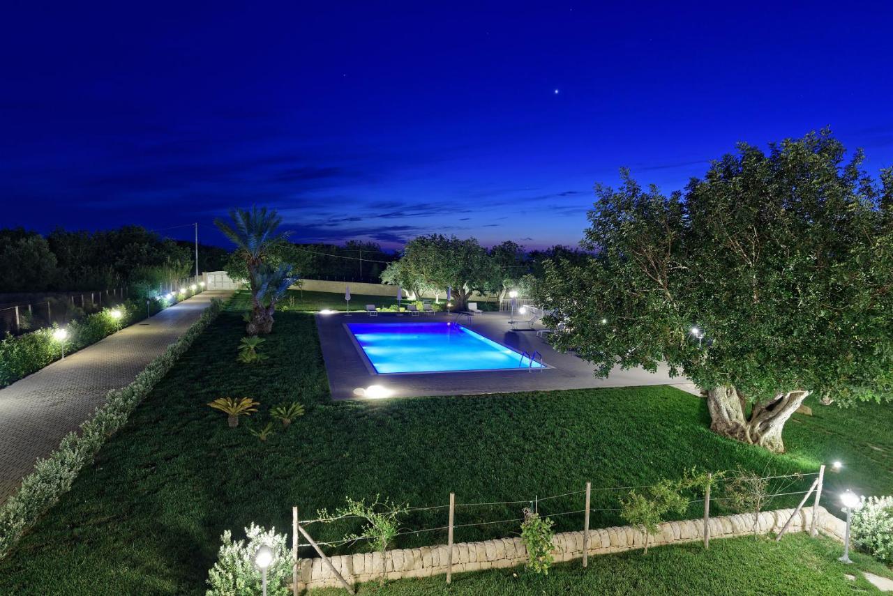Il Giardino Dei Frangipani Apartment Санта Кроче Камерина Екстериор снимка