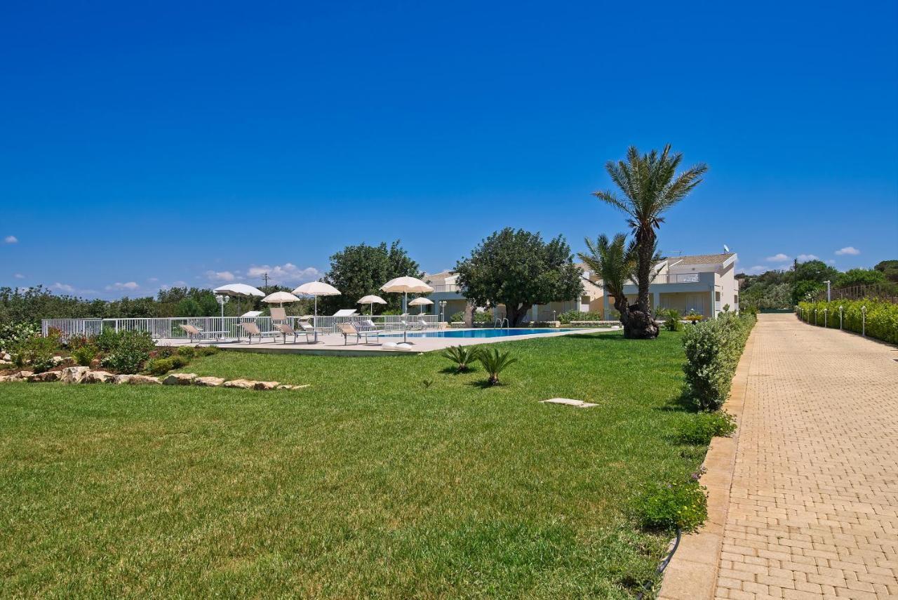 Il Giardino Dei Frangipani Apartment Санта Кроче Камерина Екстериор снимка